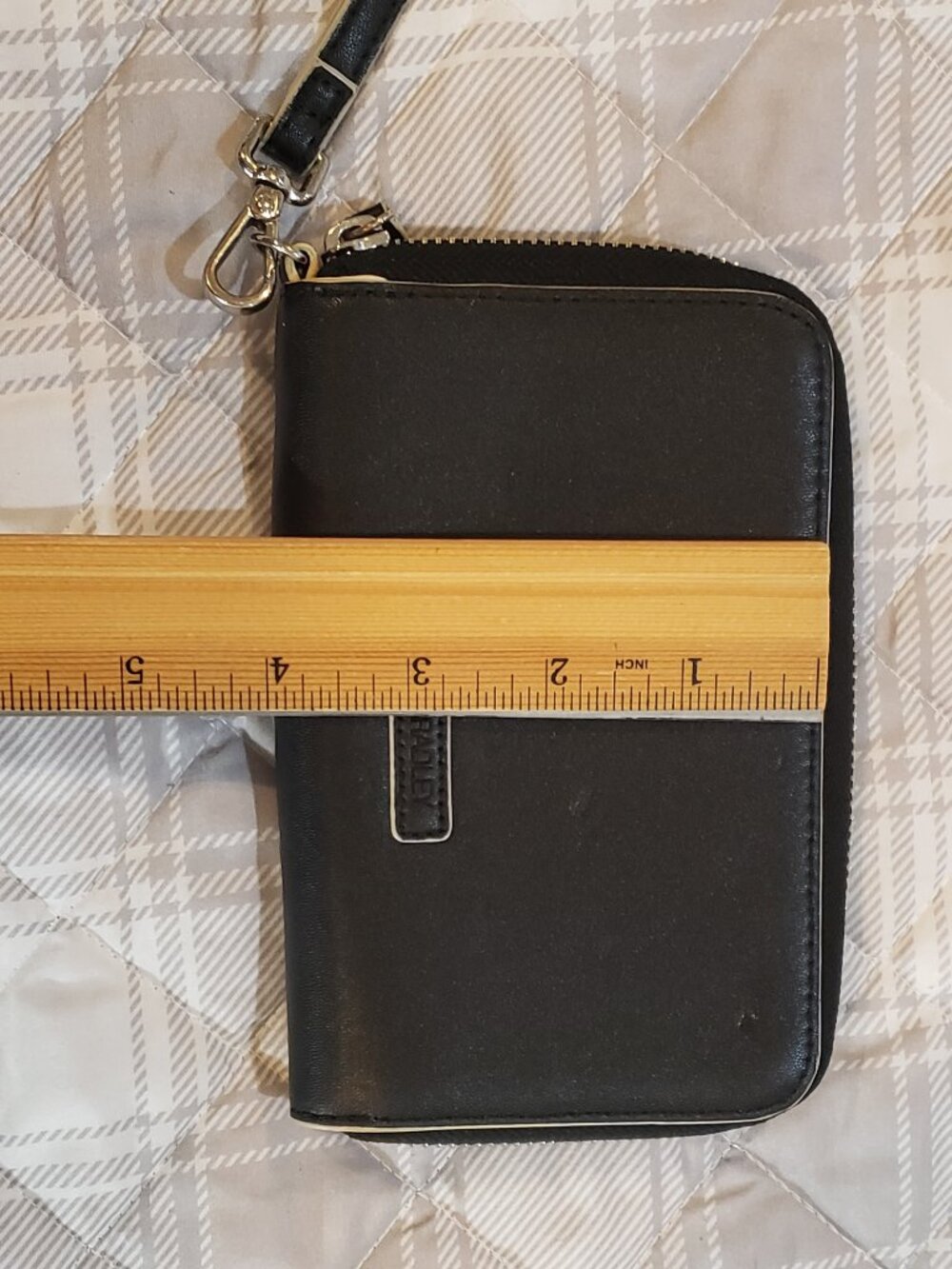 Vera Bradley Black Faux Leather Zip around wristlet wallet with wrist strap - Picture 6 of 8
